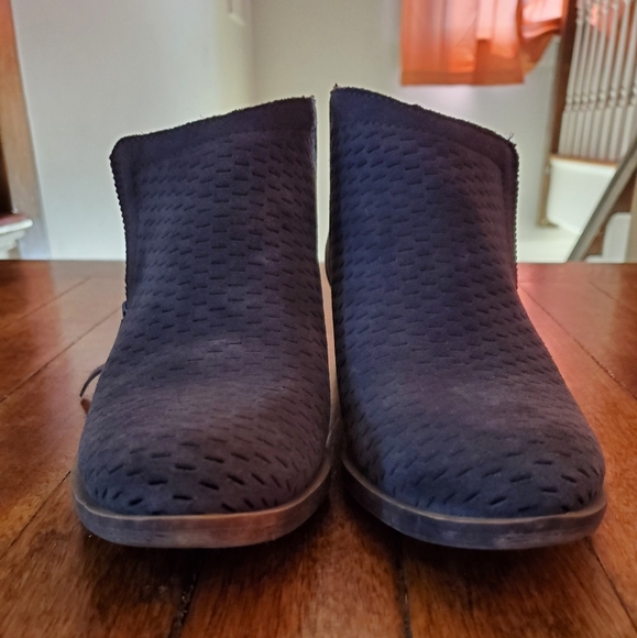 Lucky Brand suede ankle booties - Picture 5 of 7